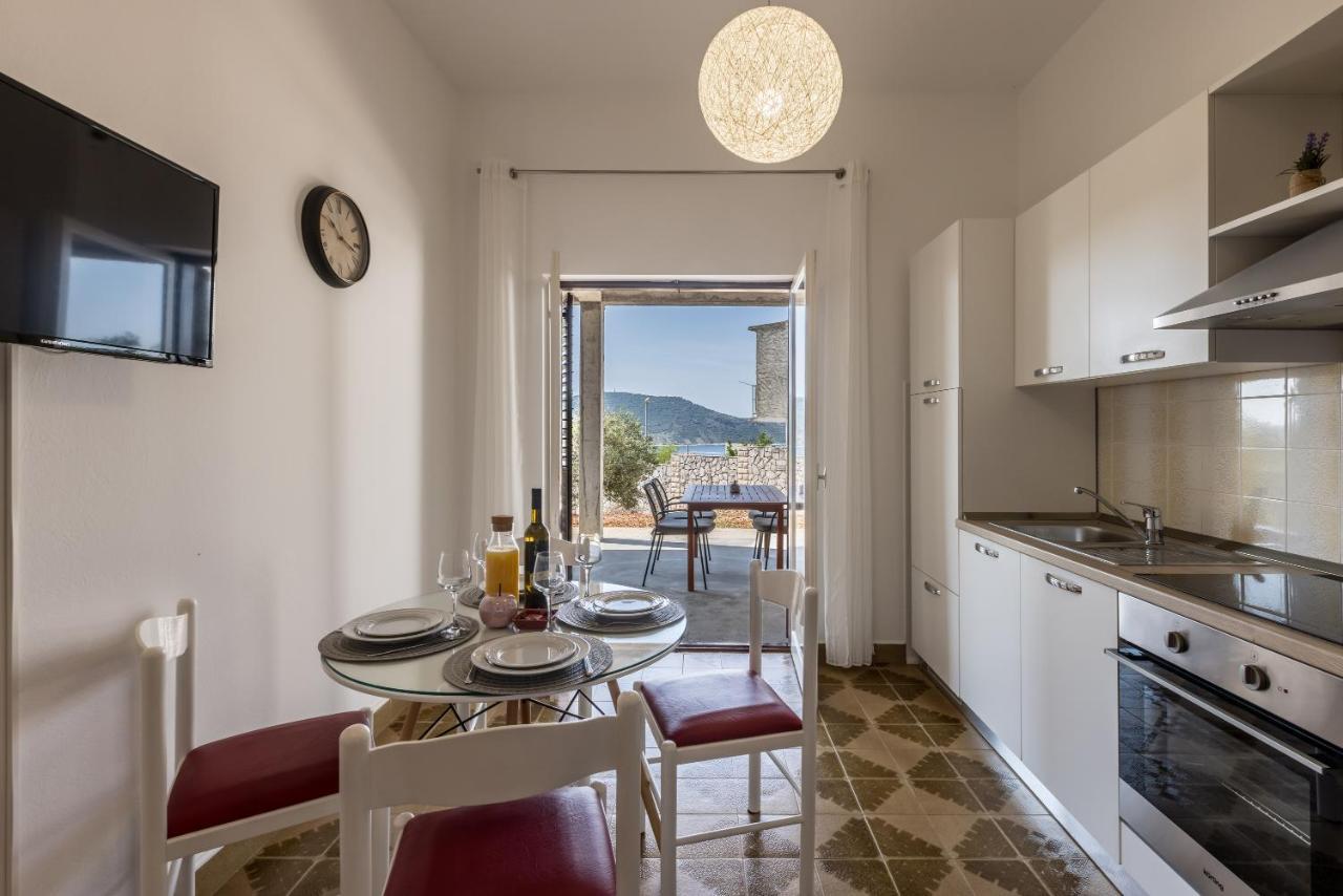 Family Apartments Jadrijevic Primosten Exterior photo